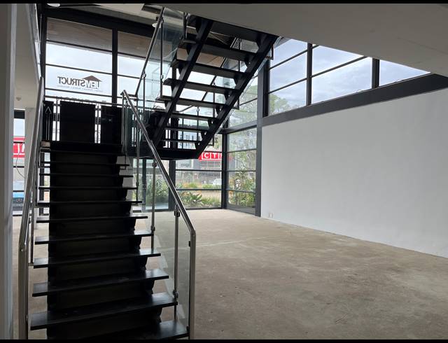 1,640M² SHOWROOM TO LET IN BALLITO DISTRICT